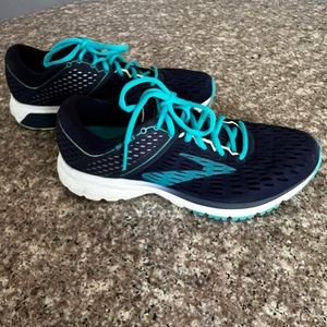 Brooks Ravenna 9; like new condition.